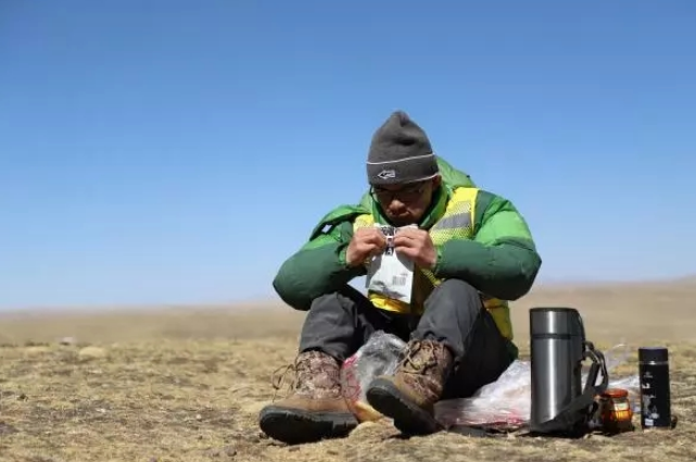 直擊“三調(diào)”:測(cè)繪員腳量青藏高原,“缺氧不缺精神”